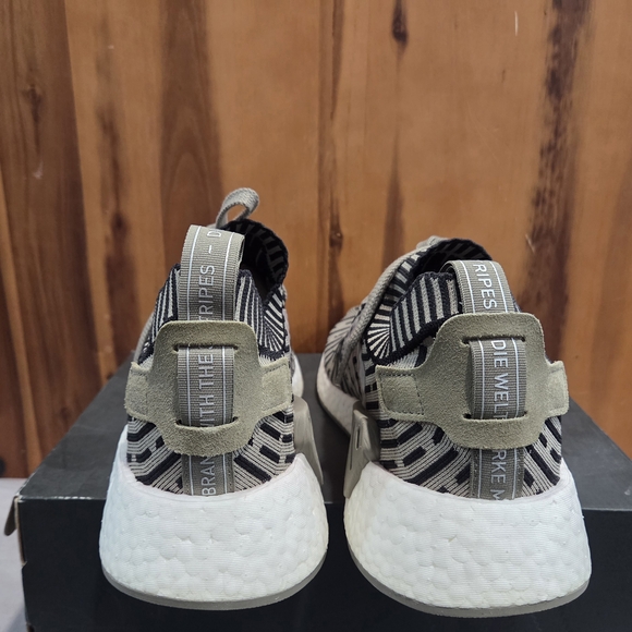 Adidas NMD R2 PK Size 11 New main image 4